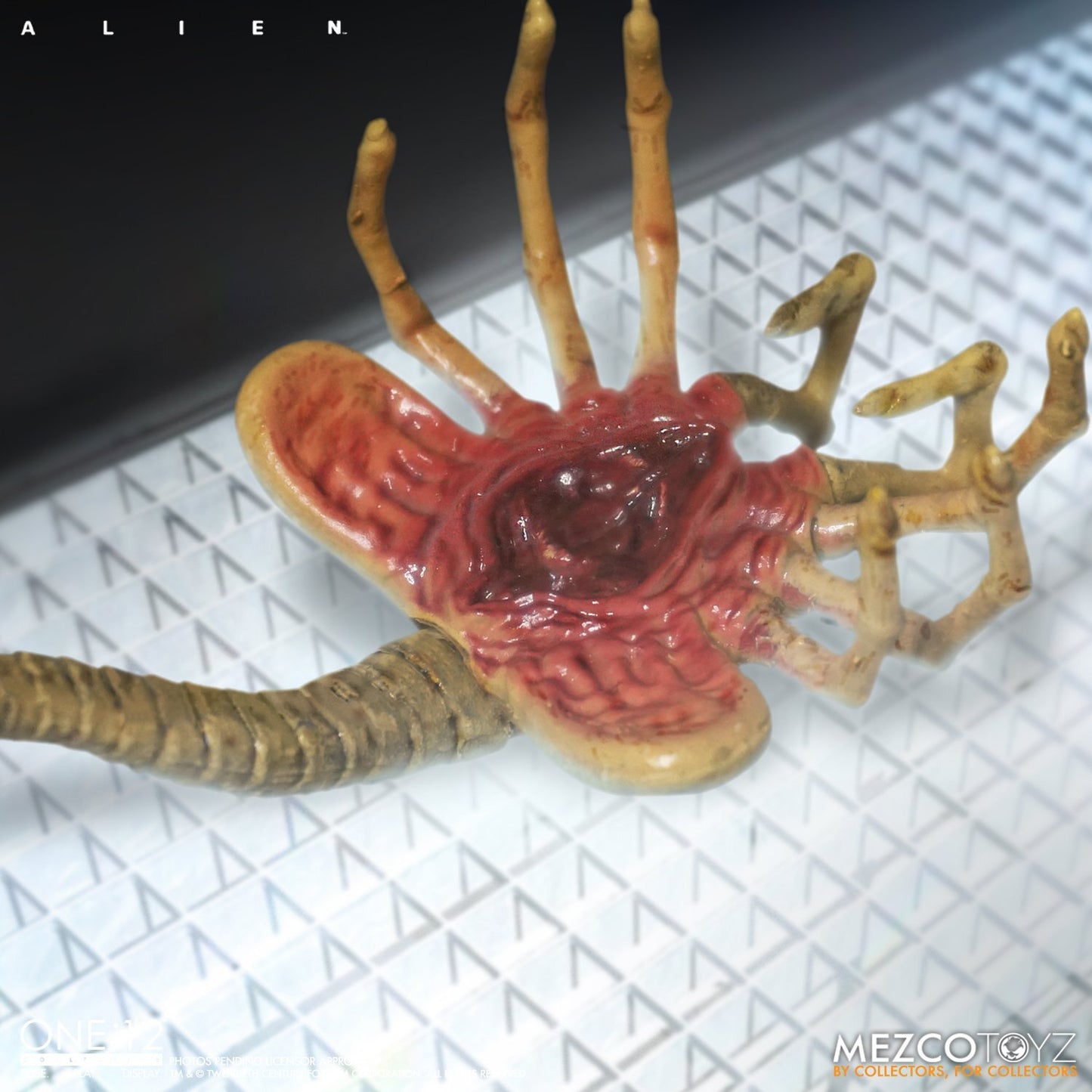 Mezco One:12 Collective Alien | 7” Xenomorph Action Figure | Movie Collectable