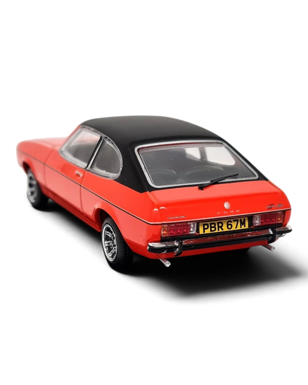VaultifyUK Corgi Vanguards 1:43 scale Ford Capri Mk2 3-Litre Ghia model car in Sebring Red with a black roof