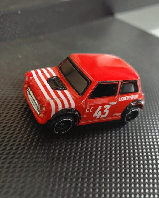 VaultifyUK Hot Wheels Premium Morris Mini die-cast car in red with white racing stripes and number 43 livery