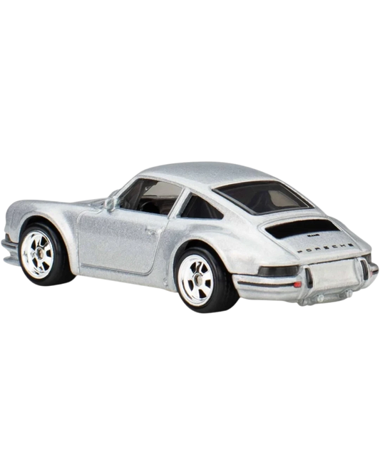 VaultifyUK Hot Wheels Premium 1971 Porsche 911 die-cast car in silver from Top Gun Maverick with rubber tyres