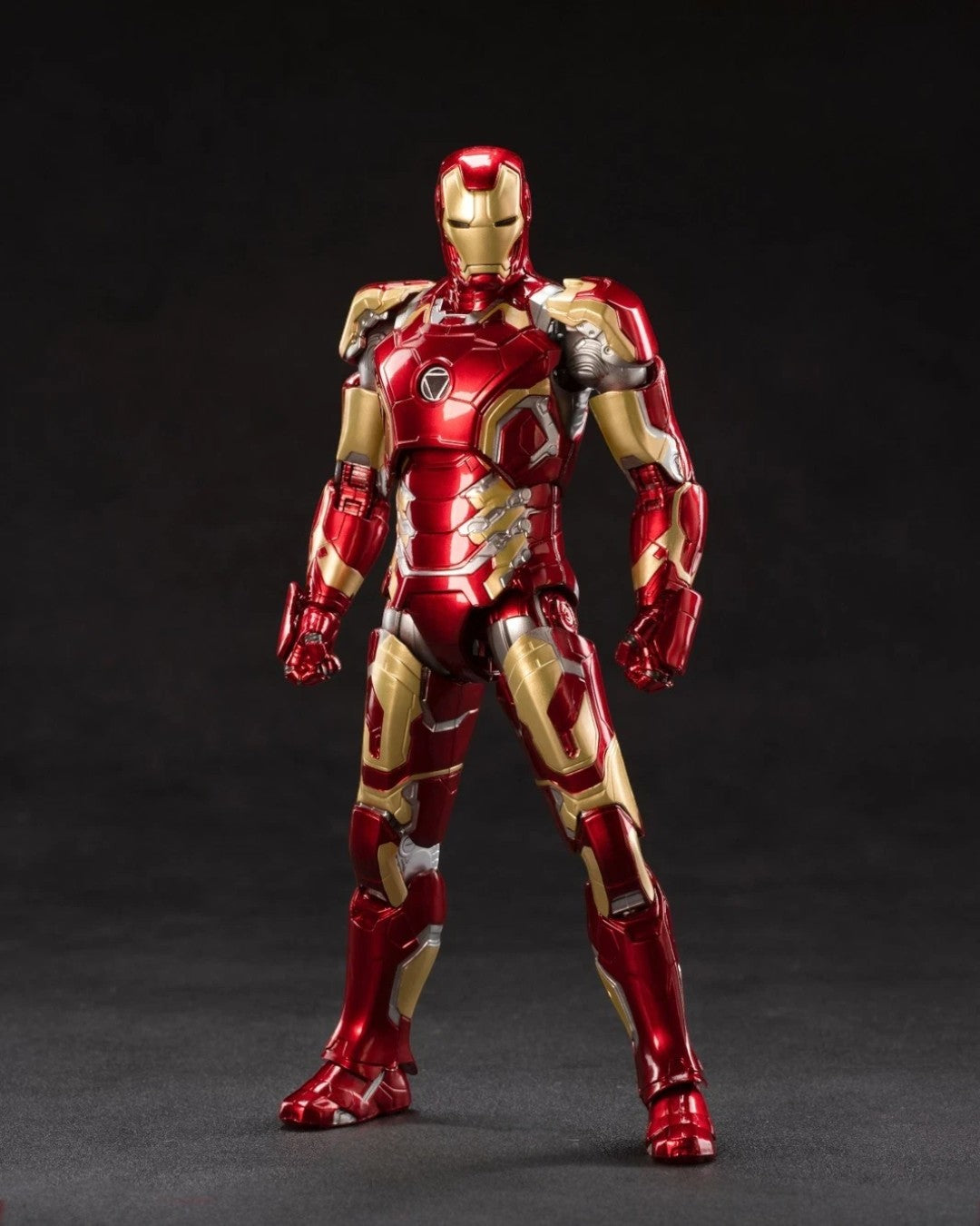 VaultifyUK ZD Toys Marvel Iron Man Mark 43 1/10 scale action figure in iconic red and gold metallic armour