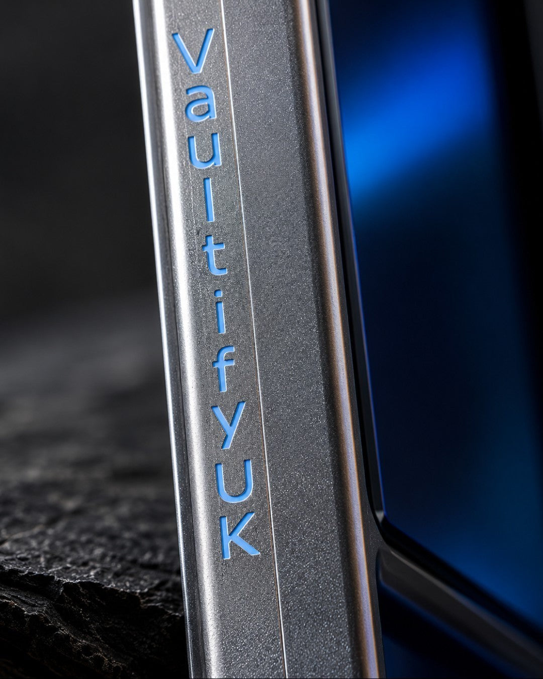 VaultifyUK Showcase aluminium BGS slab display case with engraved branding and premium metallic finish